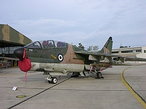 Araxos 156790 LTV TA-7C Corsair II 335º Mira.jpg