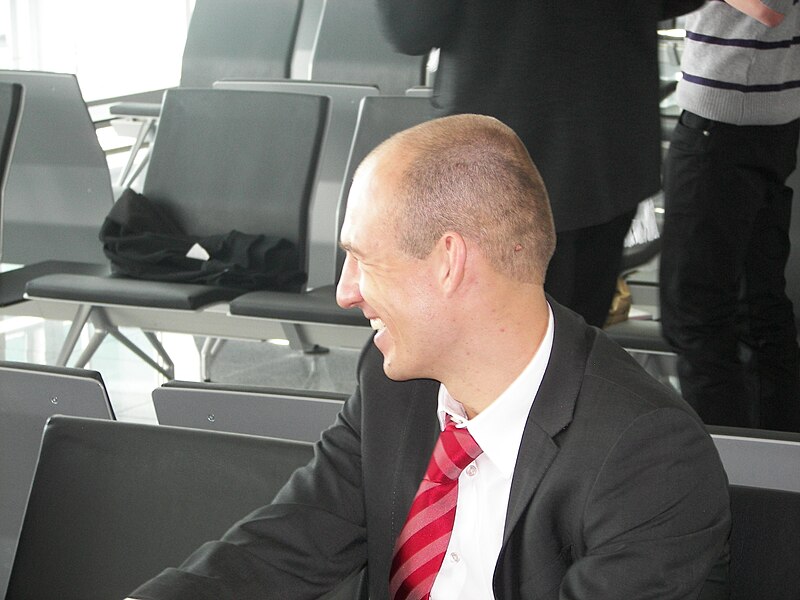 File:Arjen Robben smile.jpg