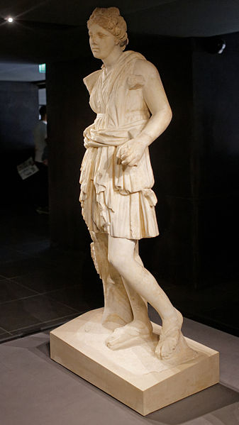 File:Artemis Louvre Ma2906 n02.jpg