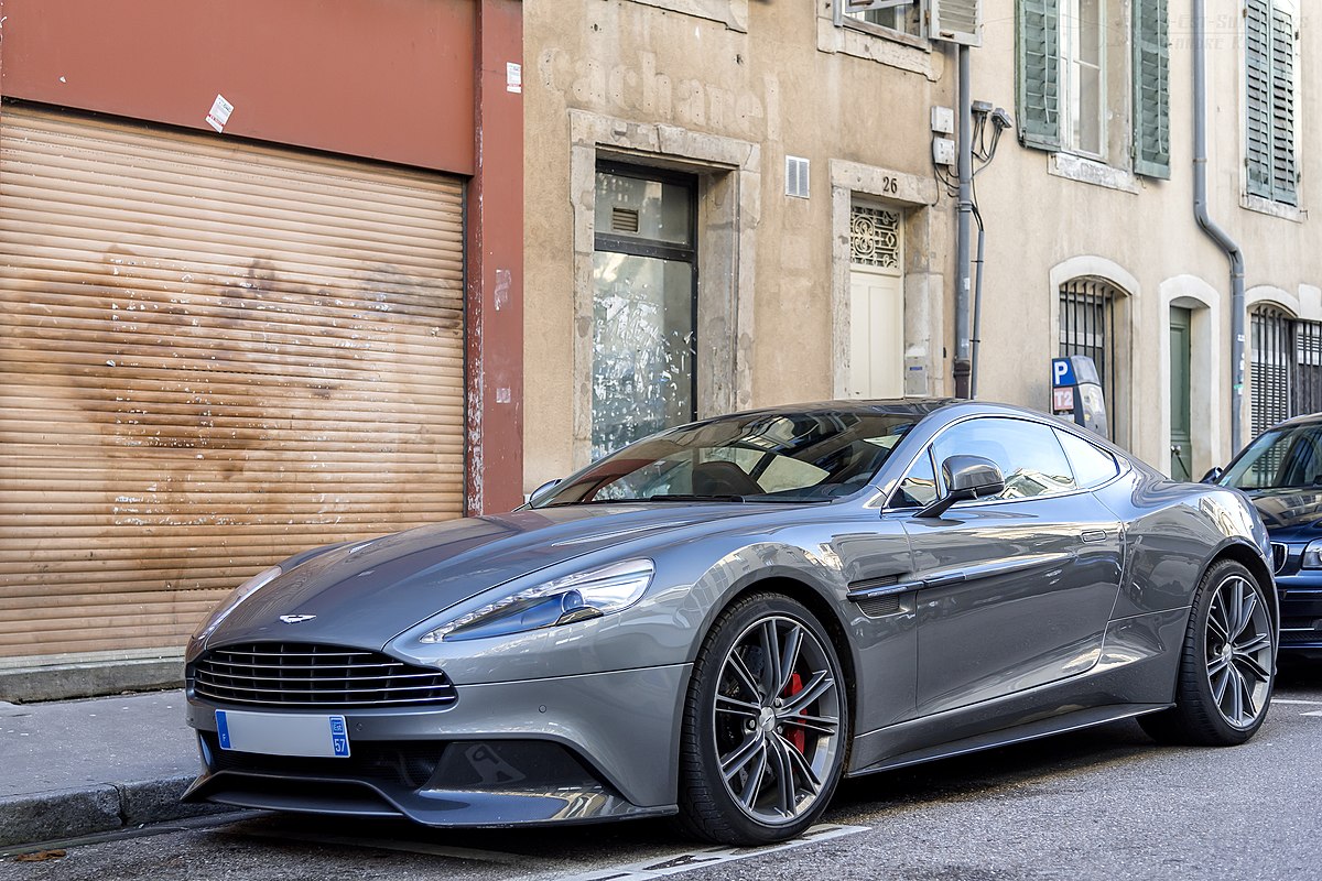 Aston Martin Vanquish 1