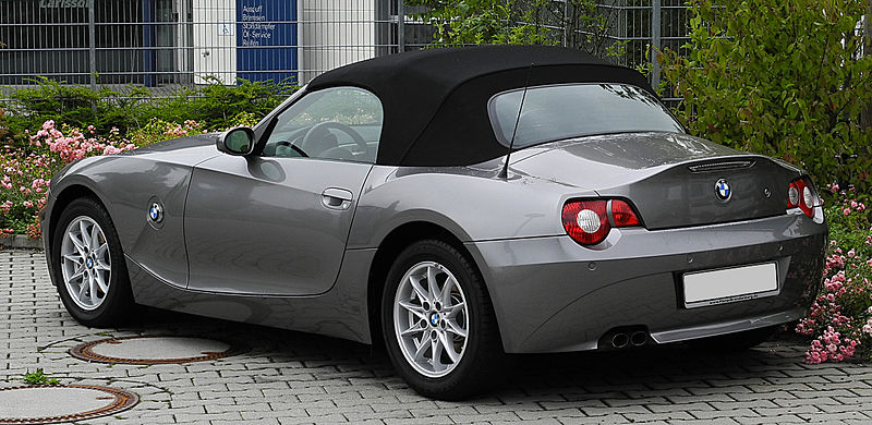 File:BMW Z4 2.2i (E85) – Heckansicht, 26. Juni 2011, Mettmann.jpg