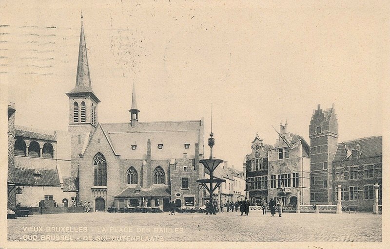 File:Baliënplein with the Church of Saint James on Coudenberg (reconstruction for Expo 1935 in Brussels).jpg