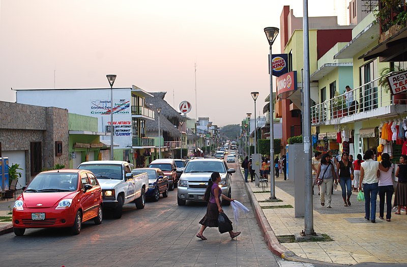 File:BenitoJuarezStreetPalenque.JPG