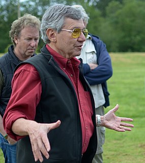 <span class="mw-page-title-main">Bernie Krause</span> American musician, author, soundscape recordist and bio-acoustician (*1938)