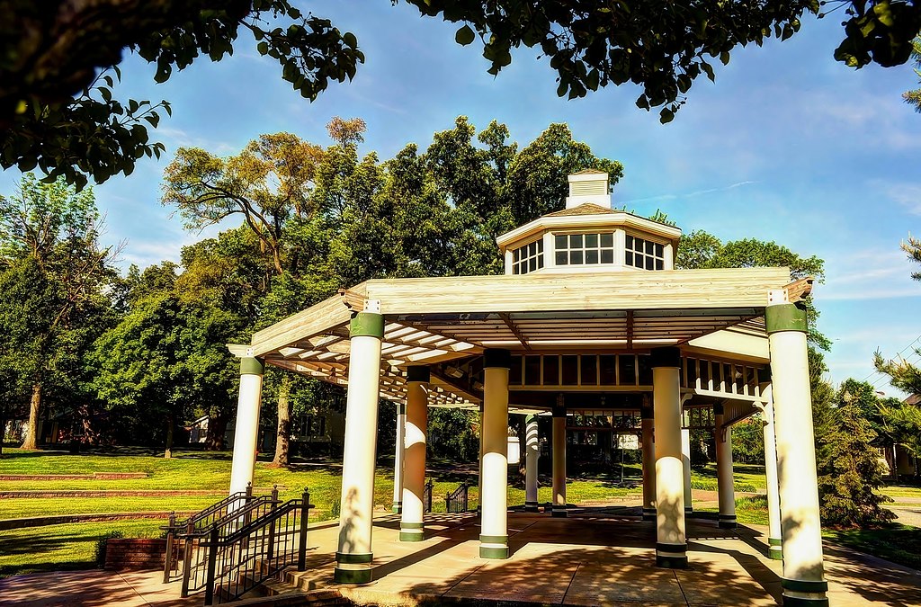 image of gazebo in Old Town Park, in Bloomingdale, Illinois