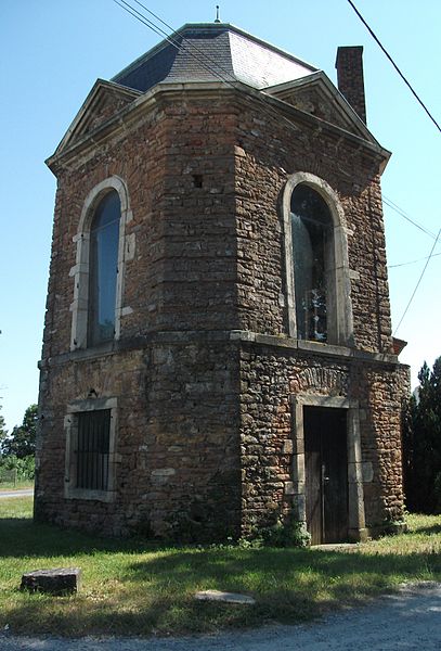 File:Bois de Laye, St georges de Reneins, France, One of the two pavillons des Tournelles (South).JPG