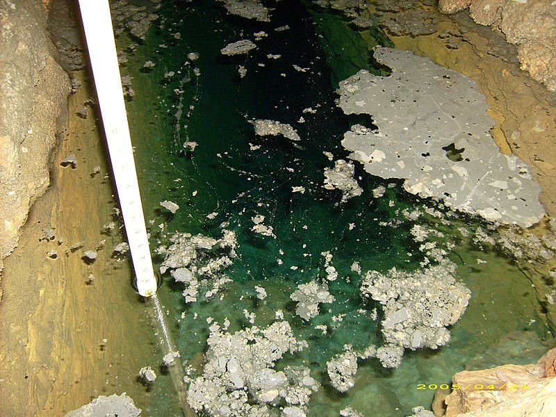 File:Calcite Rafts in Madison Saltpeter Cave (6425137535).jpg