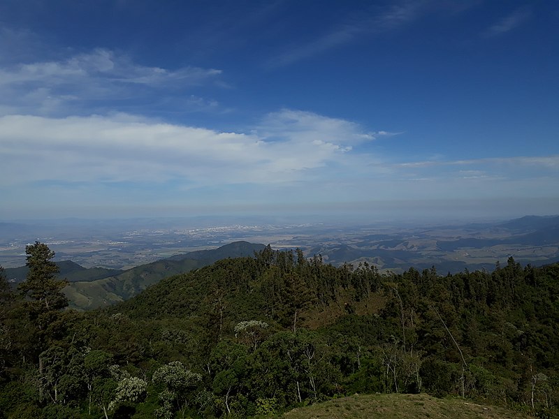 File:Campos do Jordão Rosangela C Magalhães 6.jpg