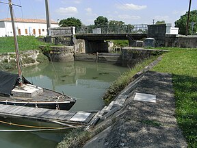 کانال Charente-Seudre 014.jpg