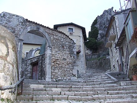 Castel di Sangro - scorcio.jpg
