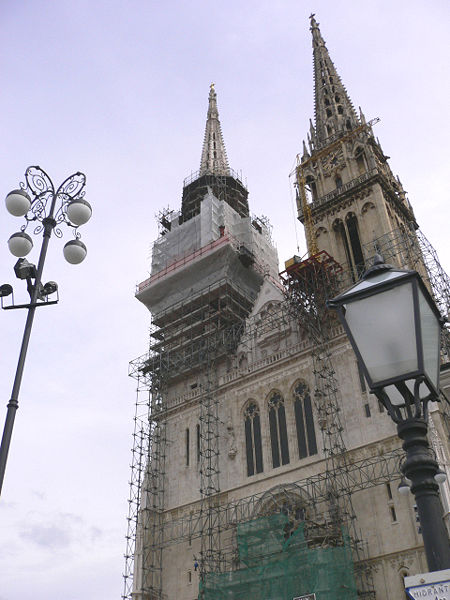 File:Cathedrale-zagreb.jpg