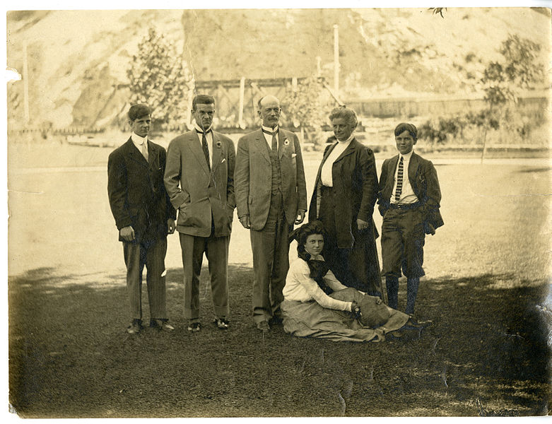 File:Charles Doolittle Walcott (1850-1927) family at "Olmsted," Provo, Utah.jpg