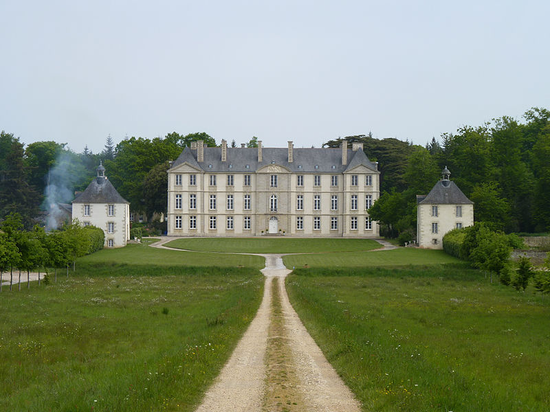 File:Chateau Loyat.jpg