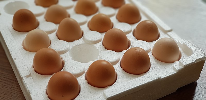 File:Chicken eggs 2.jpg