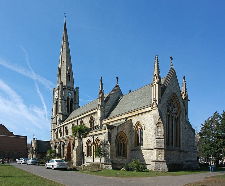 File:Christ the Saviour, Ealing Broadway - geograph.org.uk - 1759007.jpg