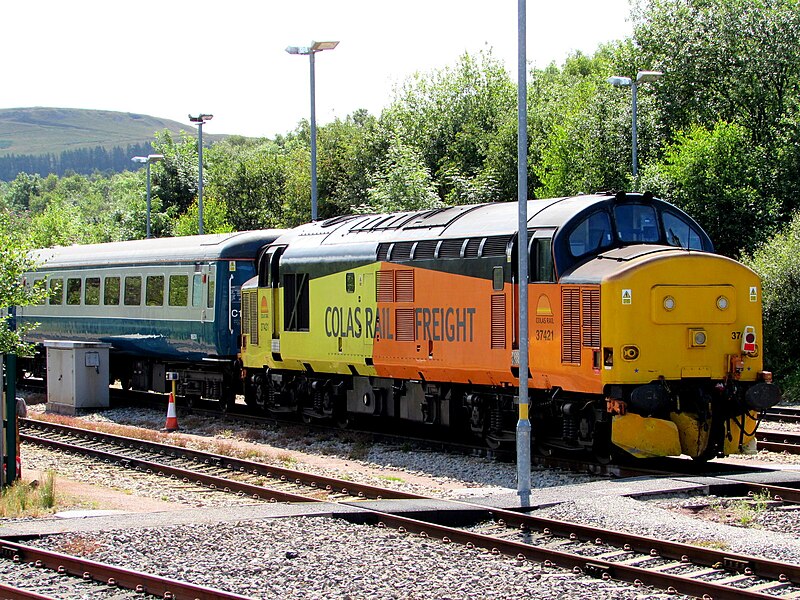 File:Colas Rail Freight Class 37 diesel locomotive in Rhymney - geograph.org.uk - 6231588.jpg