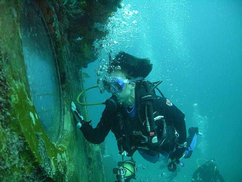 File:Commander Shannon Walker (NASA) Peering Into Her Future Home (6257867149).jpg