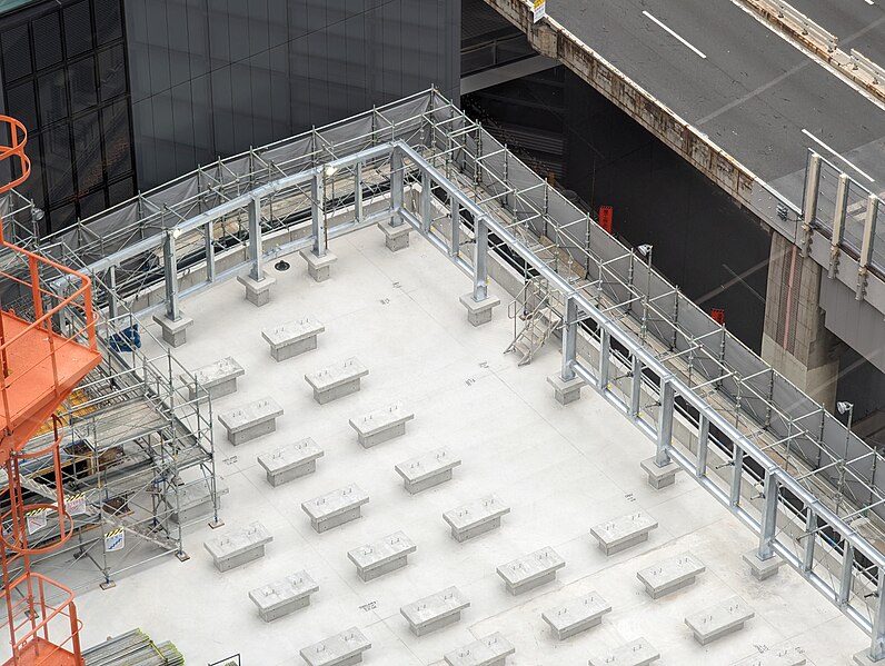 File:Construction around Shibuya station 11.jpg