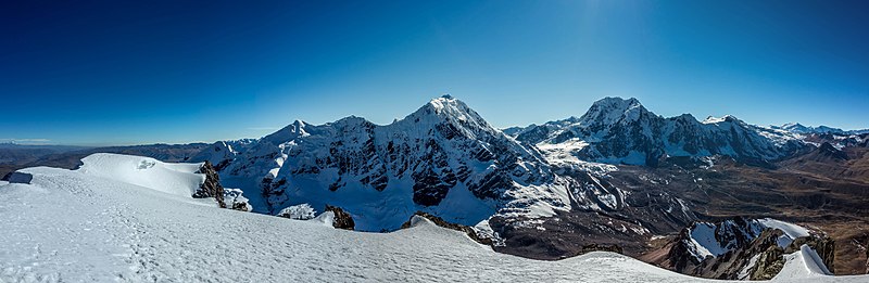 Файл:Cordillera Vilcanota panorama.jpg