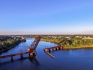 Crook Point Bascule Bridge-4 (28263943364) .jpg