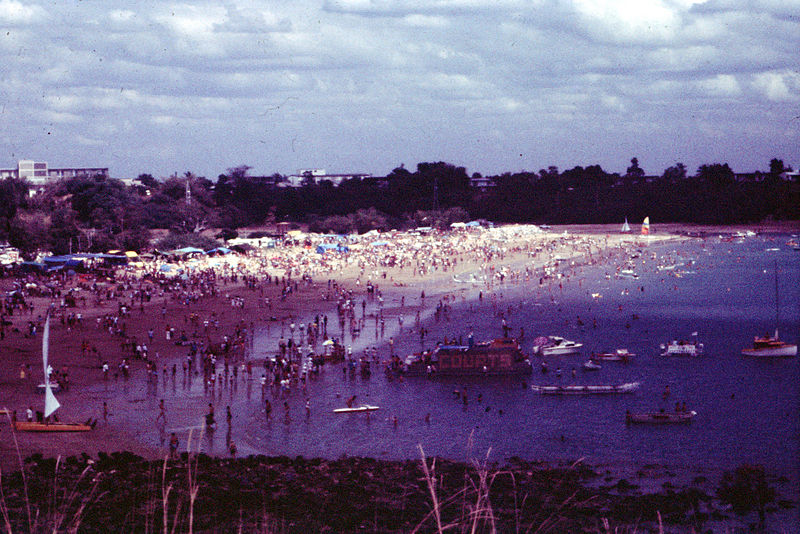 File:Darwin's Beer Can Regatta in August 1977.jpg