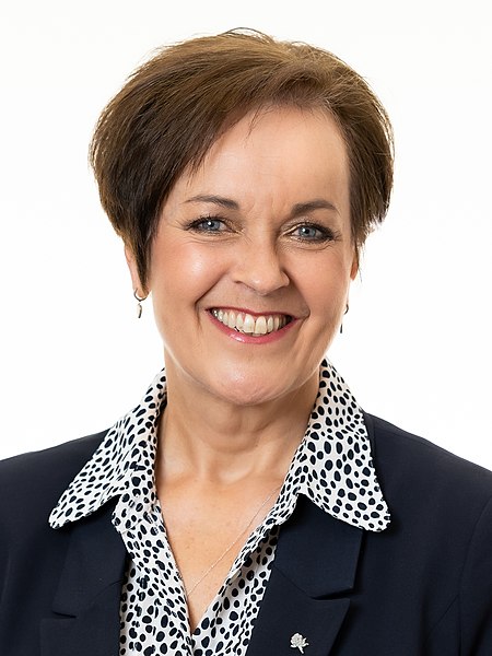 File:Dawn Bowden official portrait (cropped).JPG
