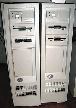 The externally very similar Models 60 and 80 next to each other DeuxPS2.jpg