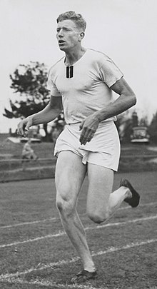 Don MacMillan 1948.jpg