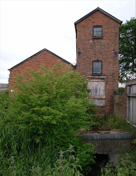 File:Earlswood engine house.jpg