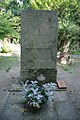Ehrengrab Louis Tuaillon Urnenfriedhof Gerichtstraße.jpg