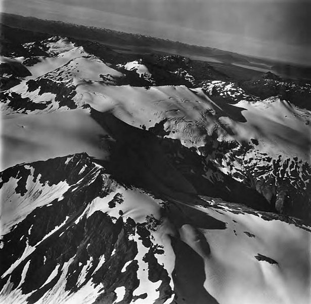 File:Endicott River and Chilkat Mountains, snow covered mountain peaks, September 12, 1973 (GLACIERS 5421).jpg