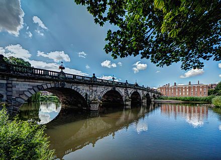 Most english. Уэльский мост в Шрусбери Тернер. Бриджерский мост в Англии. Картина Англия мост ,река. Каменный мост английский знаменитый.