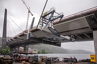 The Farris bridge under construction on 7 June 2017 Farrisbrua.jpg