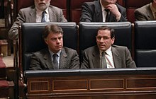 Prime Minister Felipe Gonzalez during the motion of no confidence led by Antonio Hernandez Mancha in 1987 Felipe Gonzalez durante la mocion de censura presentada por el presidente de Alianza Popular.jpg