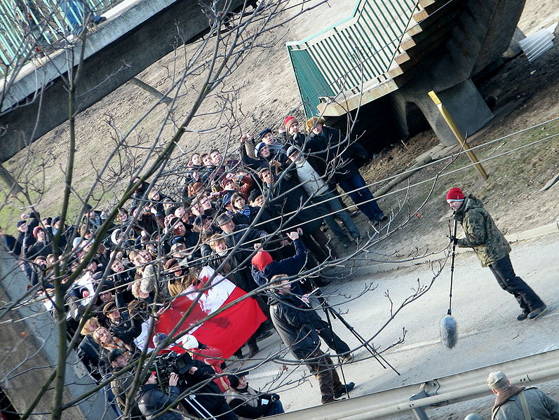 File:Filmmaking of "Black Thursday" on ulica Podjazd in Gdynia - 18.jpg