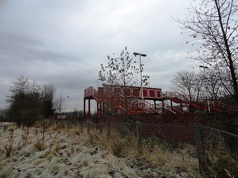 File:Footbridge at Blaydon Station - geograph.org.uk - 3262878.jpg