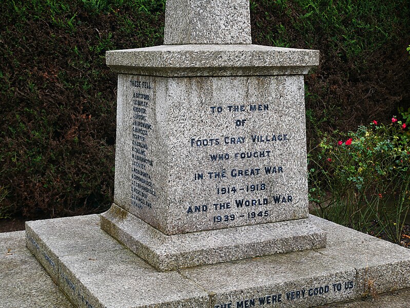 File:Foots Cray War Memorial (IV).jpg