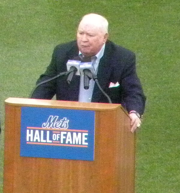 Frank Cashen speaking after being inducted into the Mets Hall of Fame