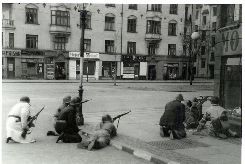 File:Freedom fighters at Strandboulevarden in Copenhagen. 5th May 1945 (9443121280).jpg