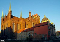 Marienkirche: Chorgiebel, Nord­quer­haus, Turm, königliche Kapelle