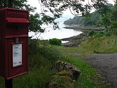 Glimpse of the bay from the postbox № PH36 88.