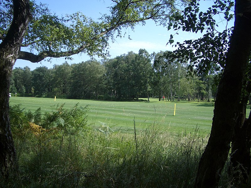 File:Golfplatz02 - panoramio.jpg