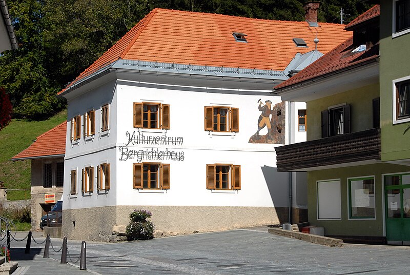 File:Hüttenberg Kulturzentrum und Bergrichterhaus 23092007 05.jpg