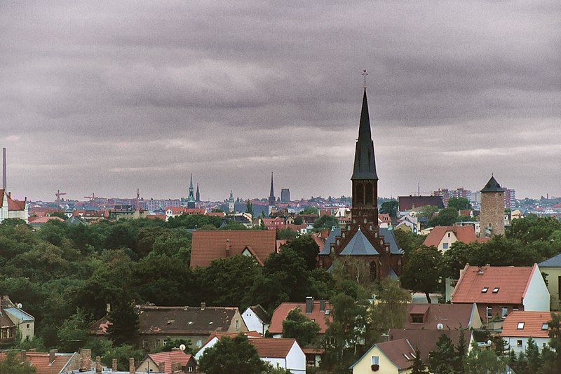 File:Halle (Saale), view from the Ochsenberg to the city of Halle.jpg