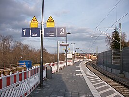 Der neue Bahnsteig kurz nach Inbetriebnahme (2021)