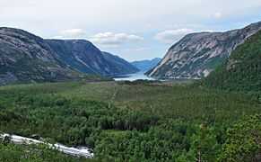 Hellmofjorden and the plateau within Hellmobotn Credit: Helge Høifødt