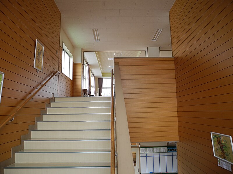 File:Hitane Elementary School stairwell 1.jpg