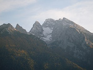 Hochkalter mit Blaueis von Norden.jpg