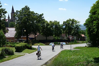 Hosín : piste cyclable.