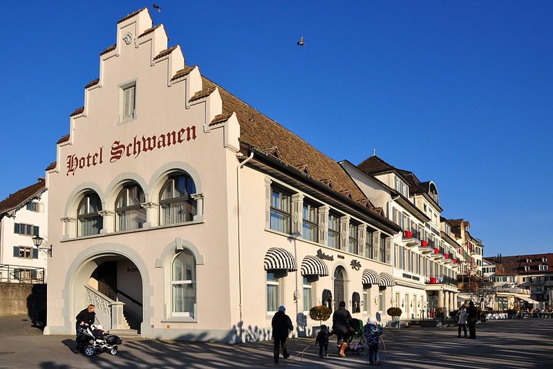 File:Hotel Schwanen - Seequai - Rapperswil Hafen 2012-01-16 15-12-46 ShiftN.jpg